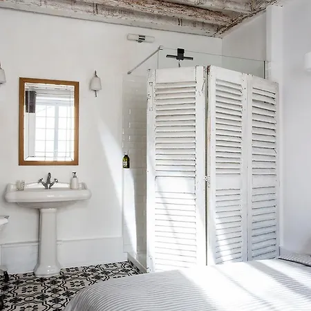 Apartment Gerard, Equipe 13eme Paris